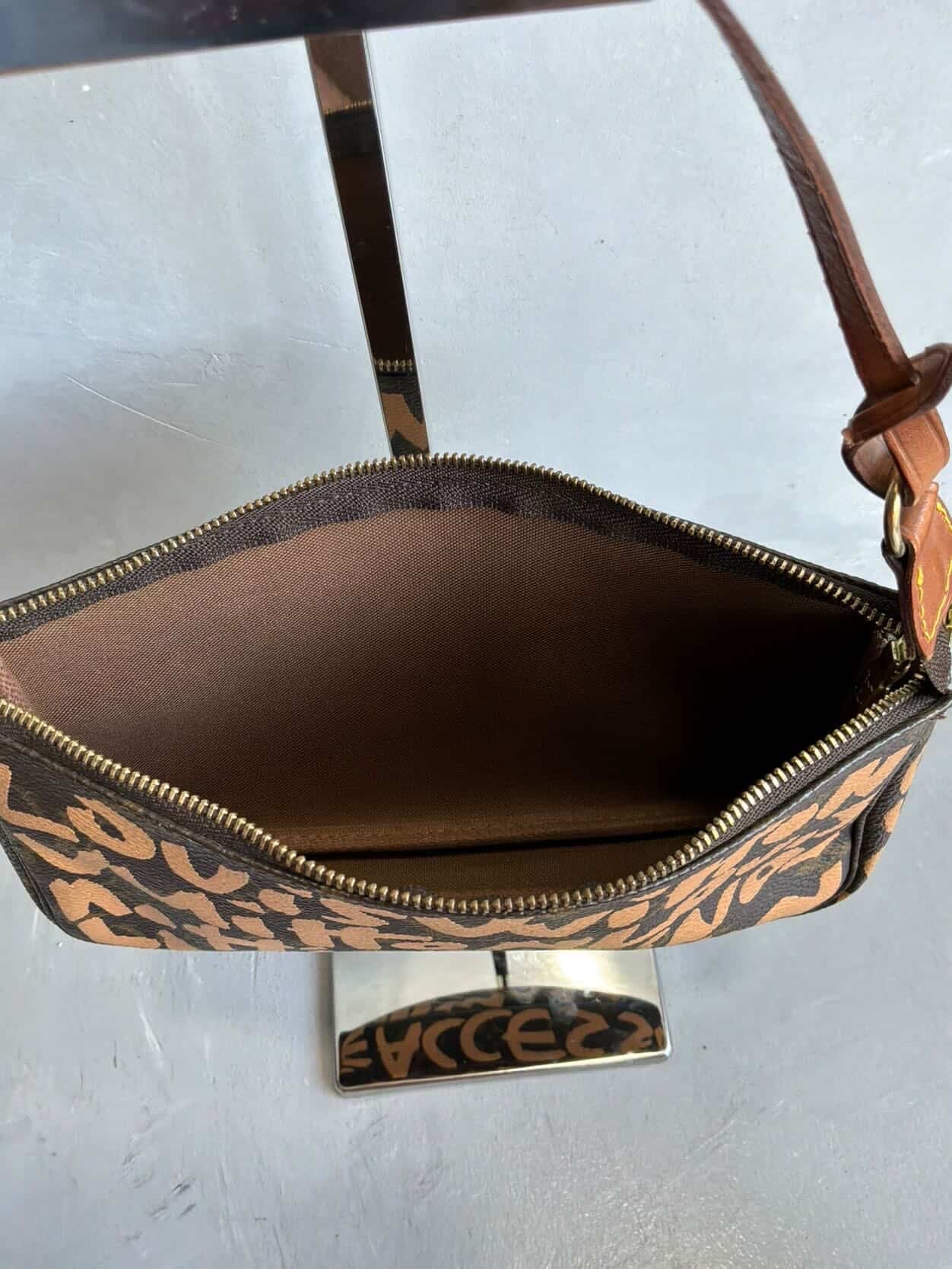 Louis Vuitton X Stephen Sprouse Graffiti Pochette
