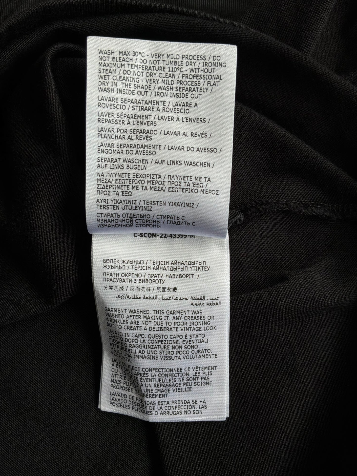 Moncler Script With Logo Balck Tee