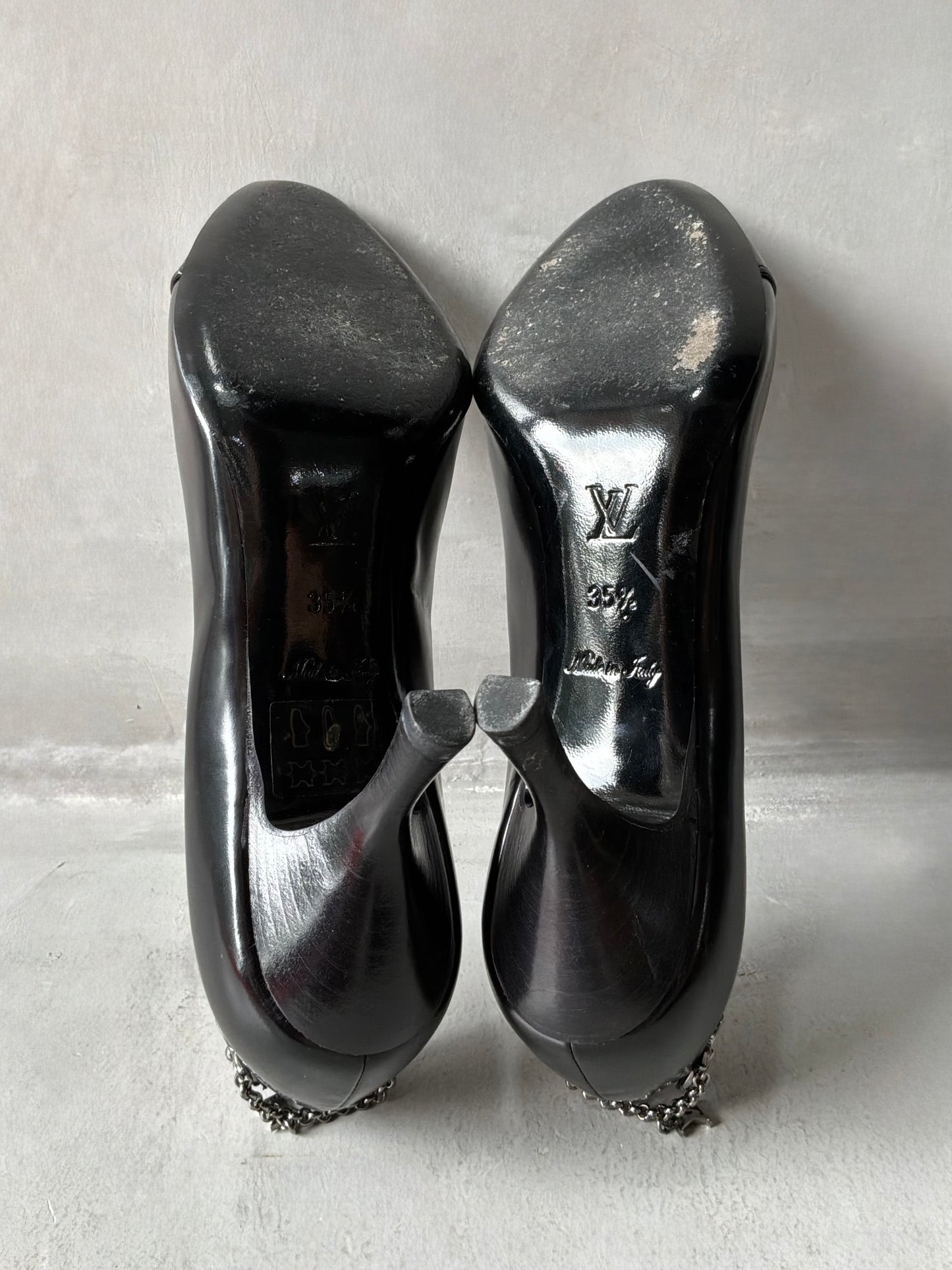 Louis Vuitton Black Chain Link Pumps