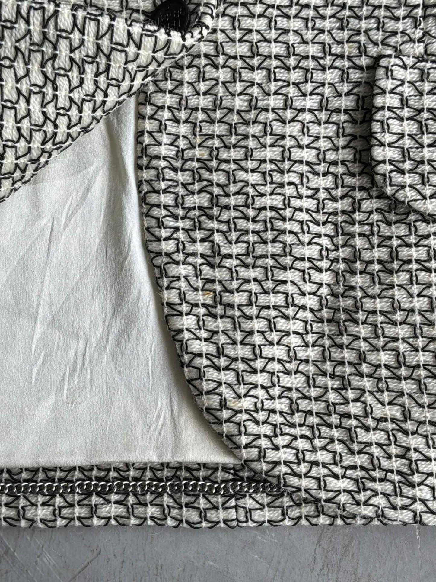 Chanel 1998 Silk Lined Beige Tweed Jacket