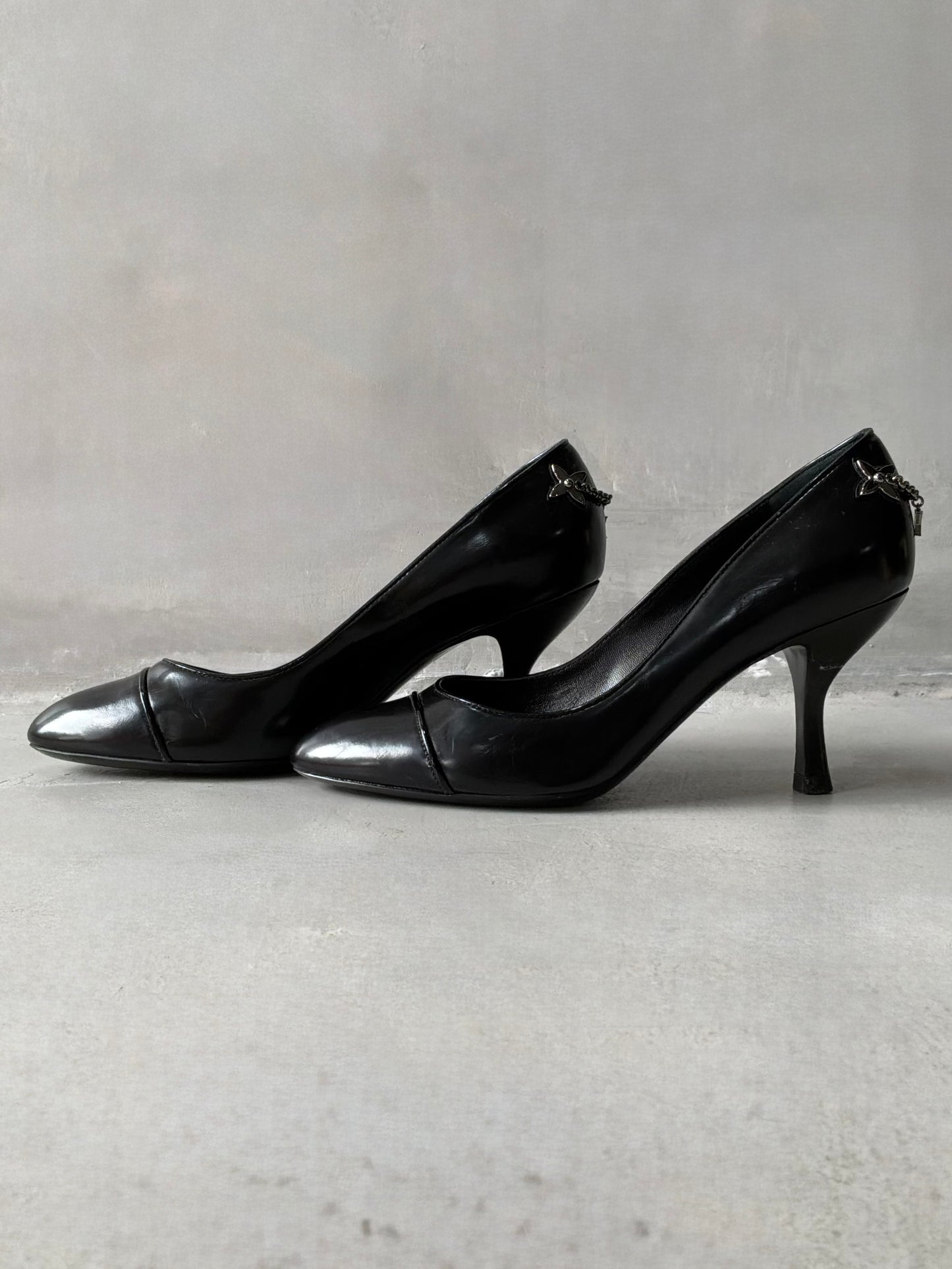 Louis Vuitton Black Chain Link Pumps
