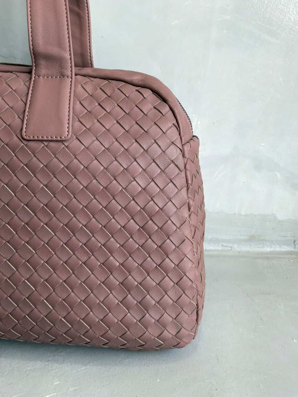 Bottega Veneta Mauve Intrecciato Boston Bag