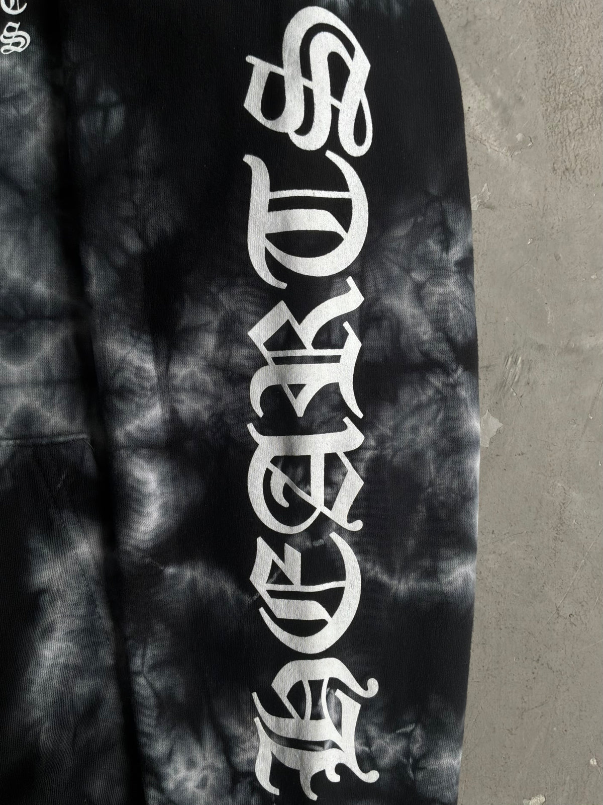 Chrome Hearts Horseshoe Script Tie Dye Pull Over Hoodie