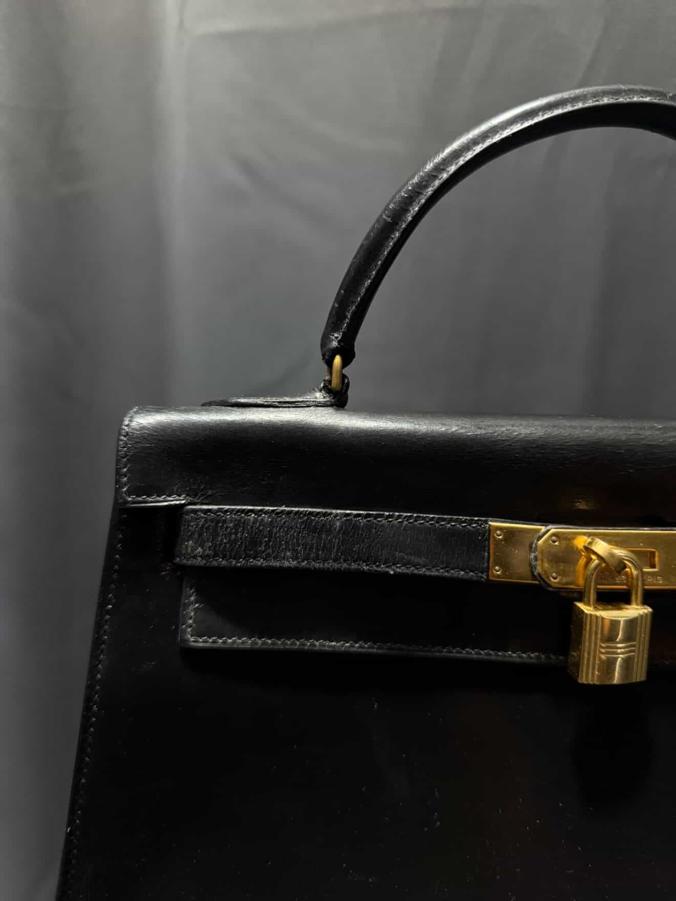 1984 Hermes Kelly Box 32 N Circle Stamp