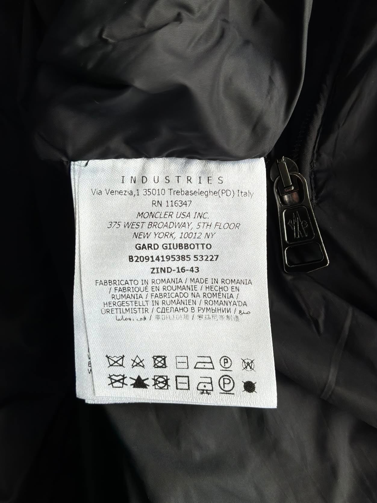 Moncler Gard Giubbotto Puffer Jacket