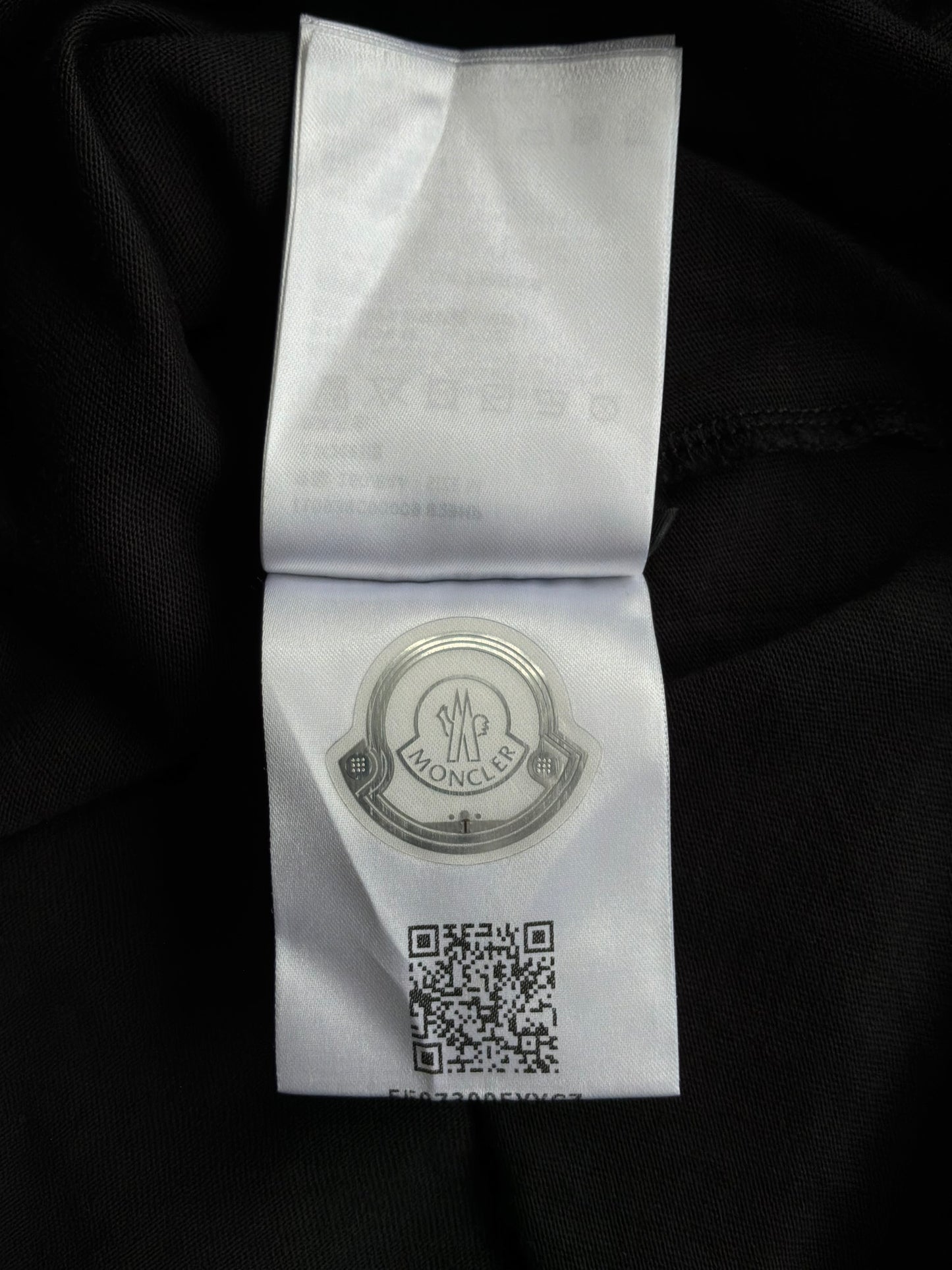 Moncler Script With Logo Balck Tee