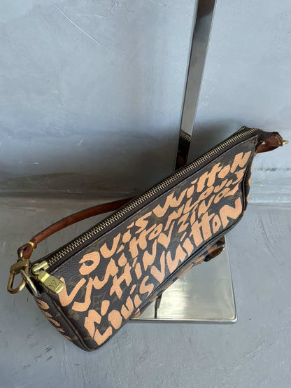 Louis Vuitton X Stephen Sprouse Graffiti Pochette