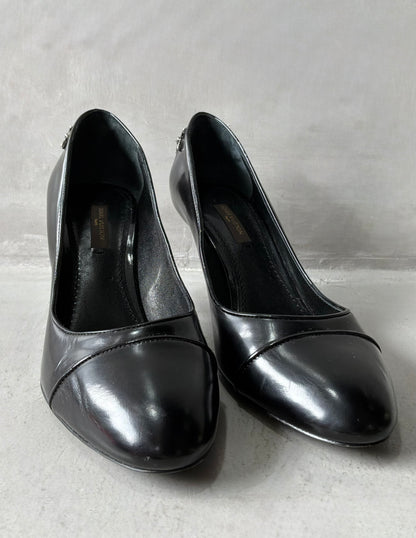 Louis Vuitton Black Chain Link Pumps
