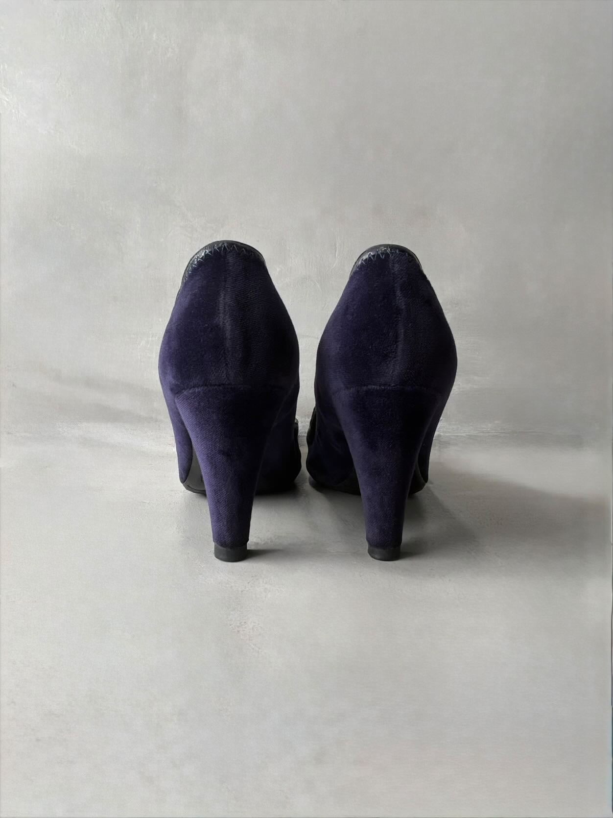 Marc Jacobs Velvet Pumps Heel