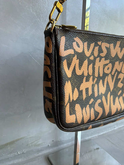 Louis Vuitton X Stephen Sprouse Graffiti Pochette