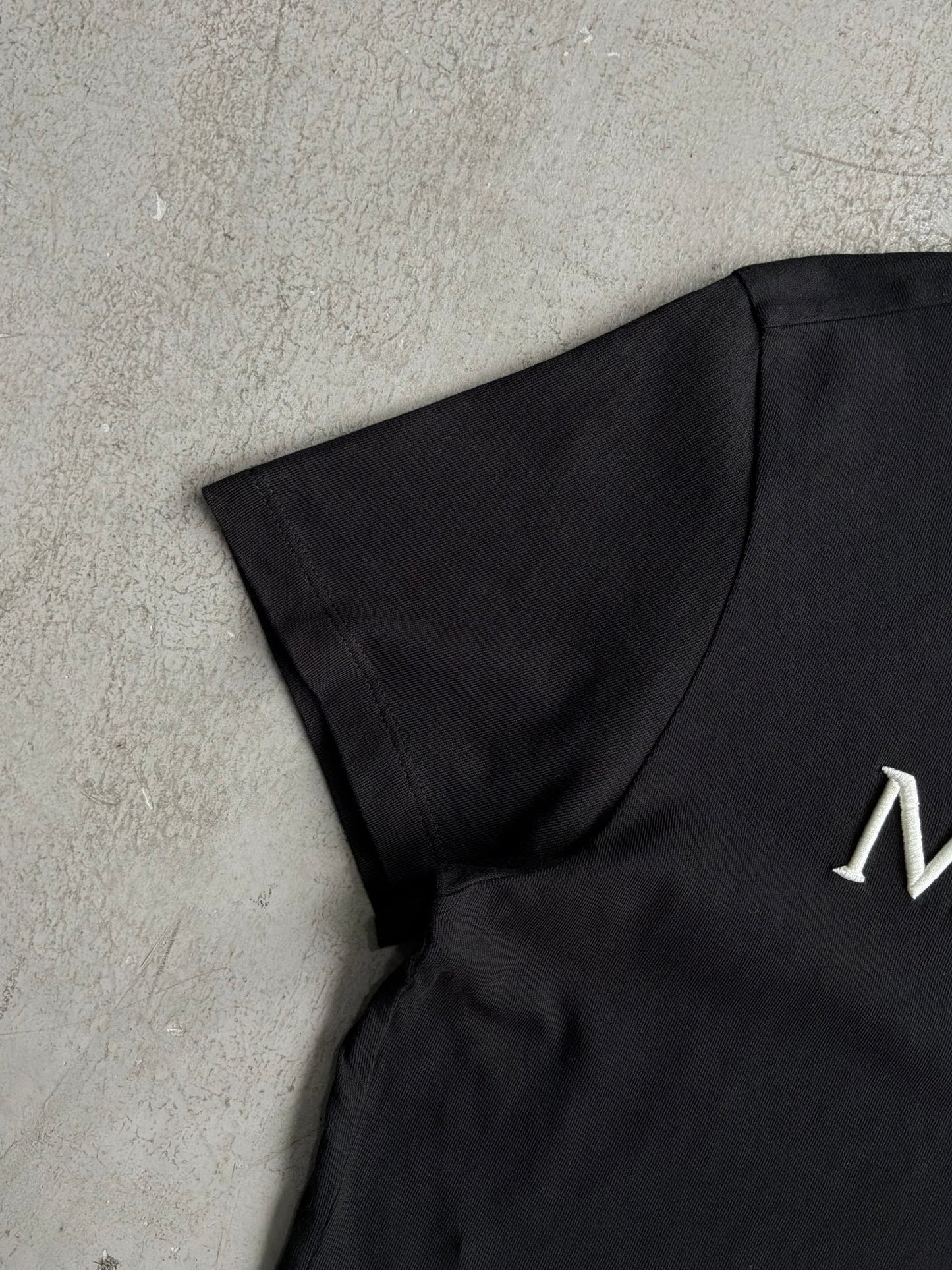 Moncler Script With Logo Balck Tee